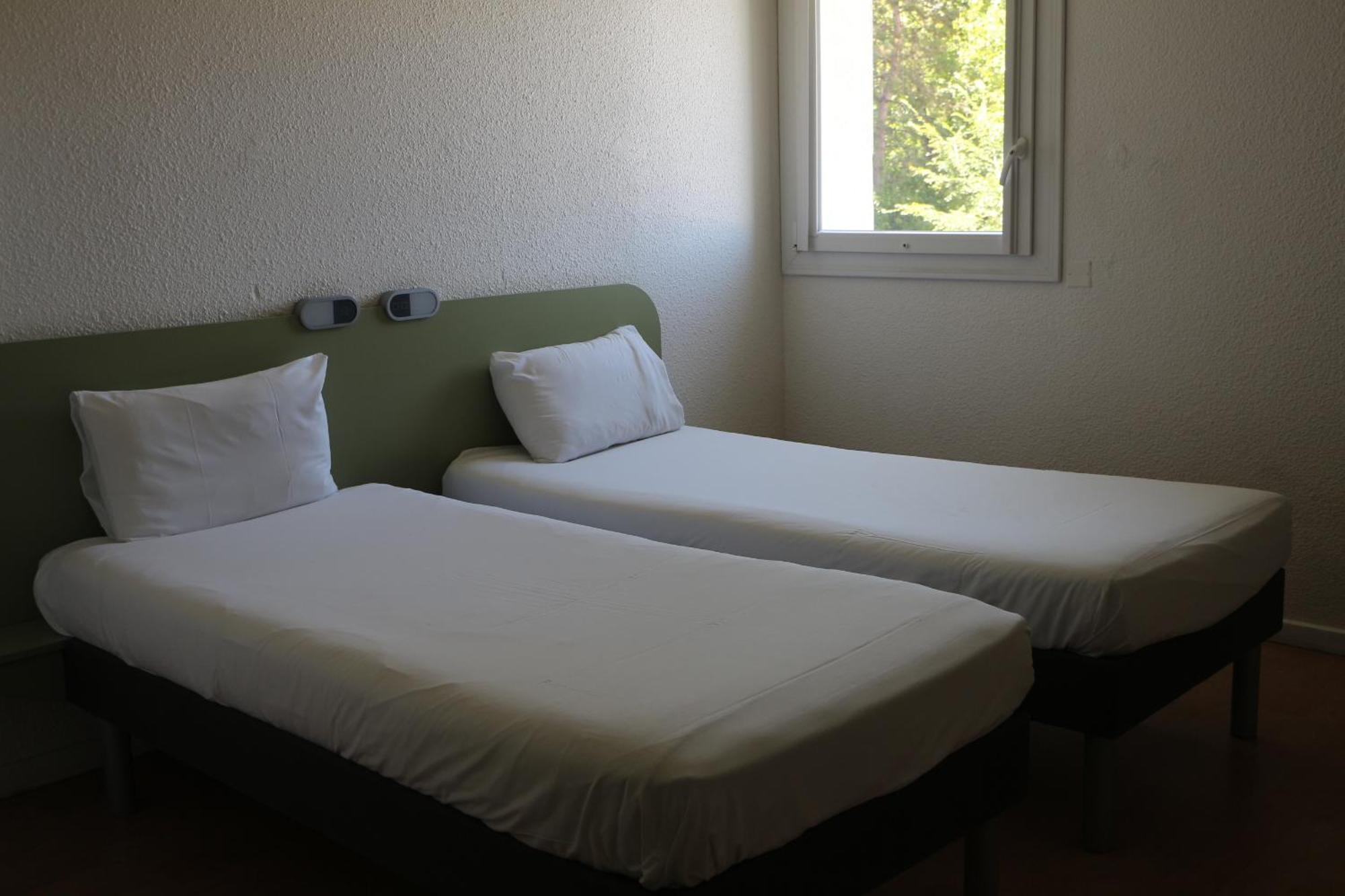 Ibis Budget Agen Le Passage  Ngoại thất bức ảnh